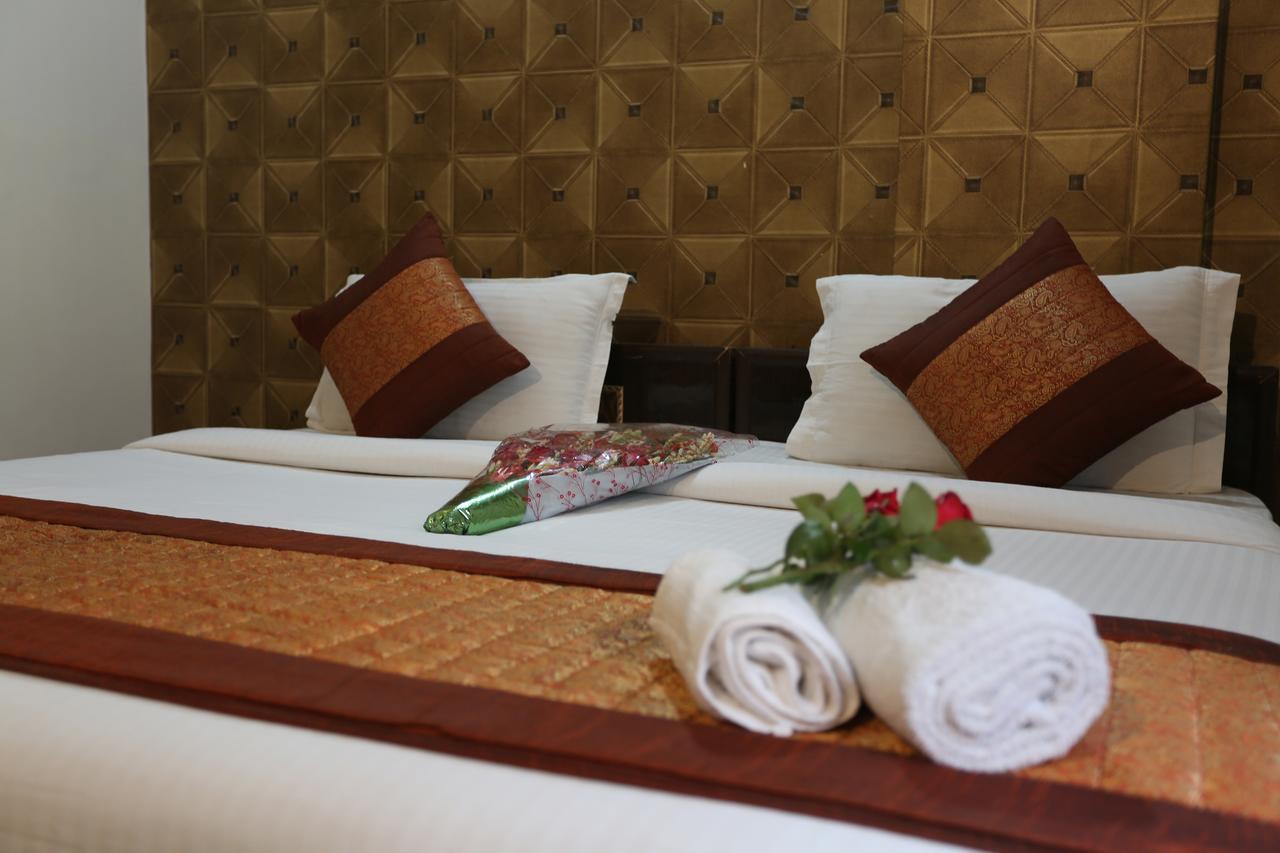 Hotel Avalon Нью-Делі Екстер'єр фото