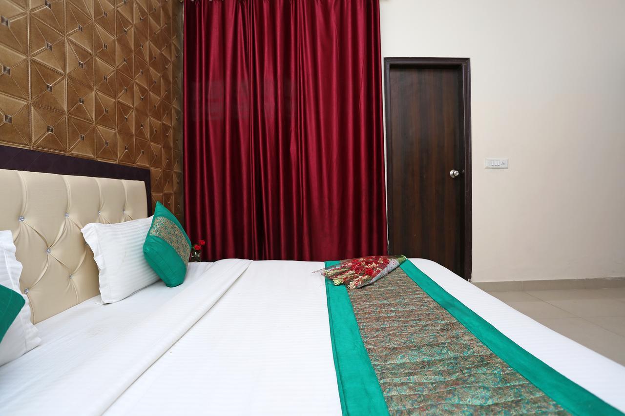 Hotel Avalon Нью-Делі Екстер'єр фото