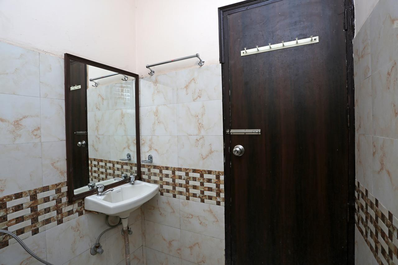 Hotel Avalon Нью-Делі Екстер'єр фото